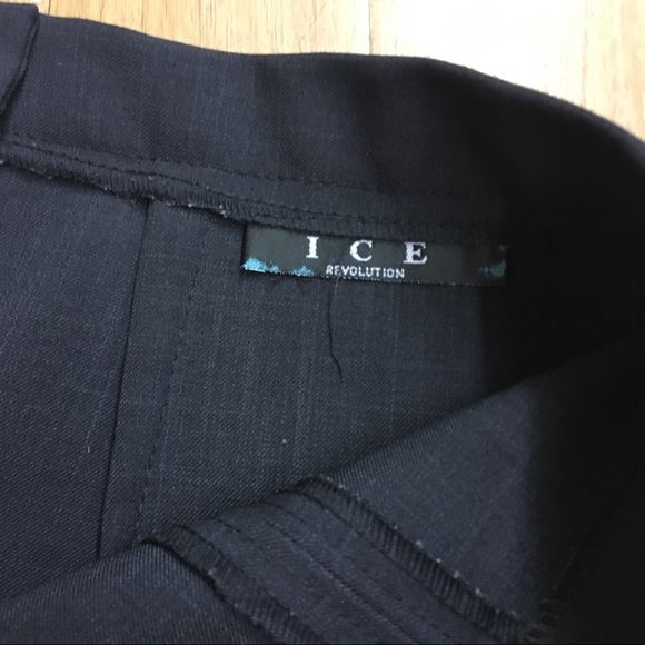 ICE REVOLUTION Skirt - Picture 3 of 6